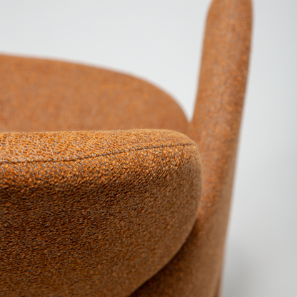 [var:Bezug=Kürbisgewürz Bouclé-Gewebe] AOLE Sessel