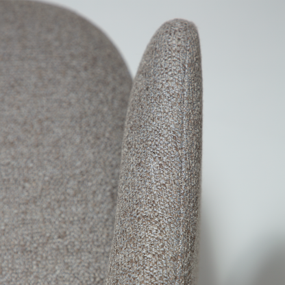 [var:Bezug=Kiesel-Erde Bouclé-Stoff mit schwarzen Schwenkbeinen] BAE Drehstuhl