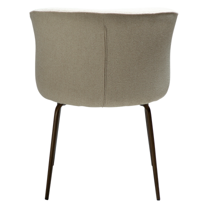 [var:Bezug=Frosted Almond Bouclé-Stoff mit Schimmer und antiken Messingbeinen] BLISS Stuhl