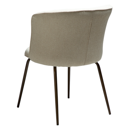 [var:Bezug=Frosted Almond Bouclé-Stoff mit Schimmer und antiken Messingbeinen] BLISS Stuhl