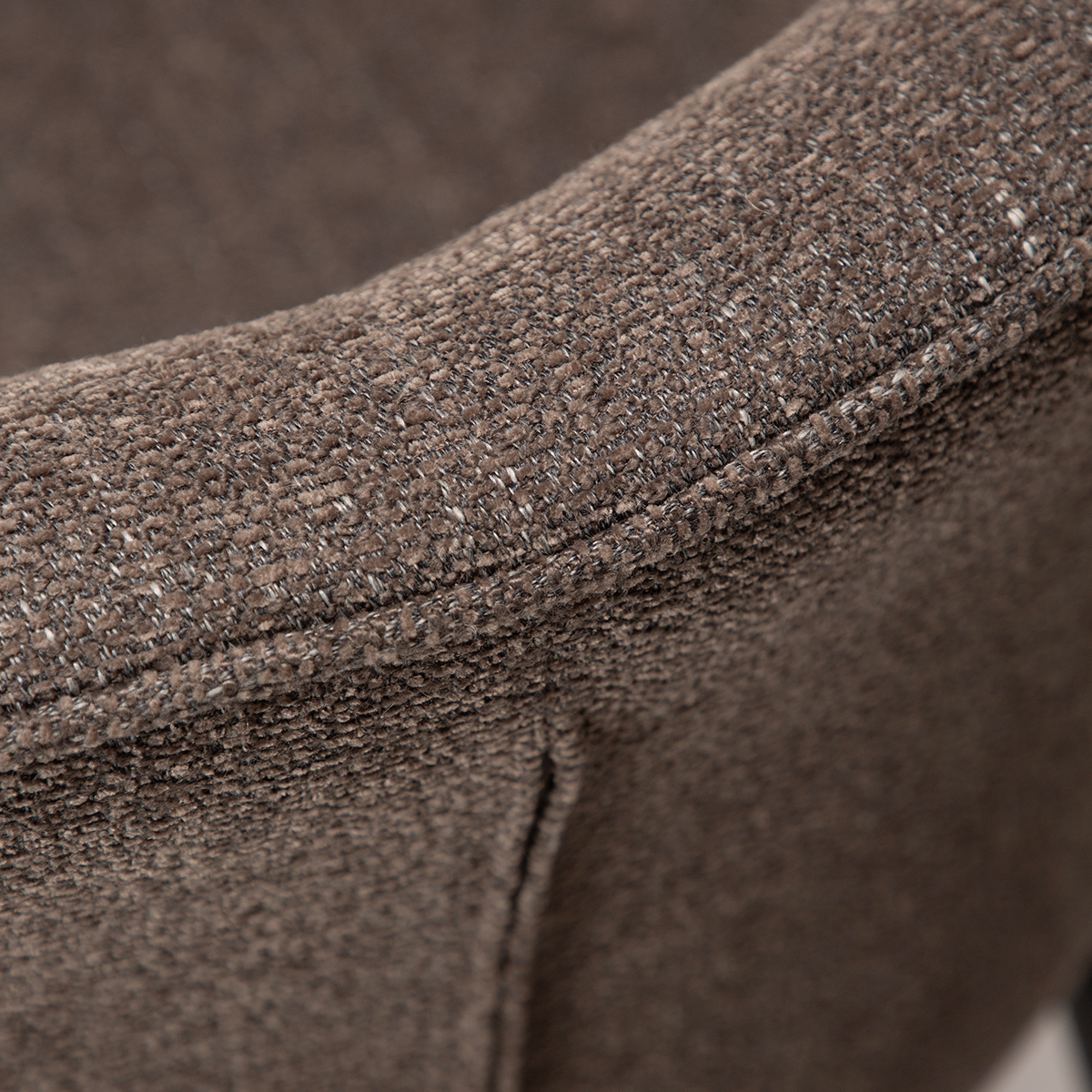 [var:Bezug=Hauptbrauner Bouclé-Stoff mit schwarzen Beinen] BLISS Stuhl