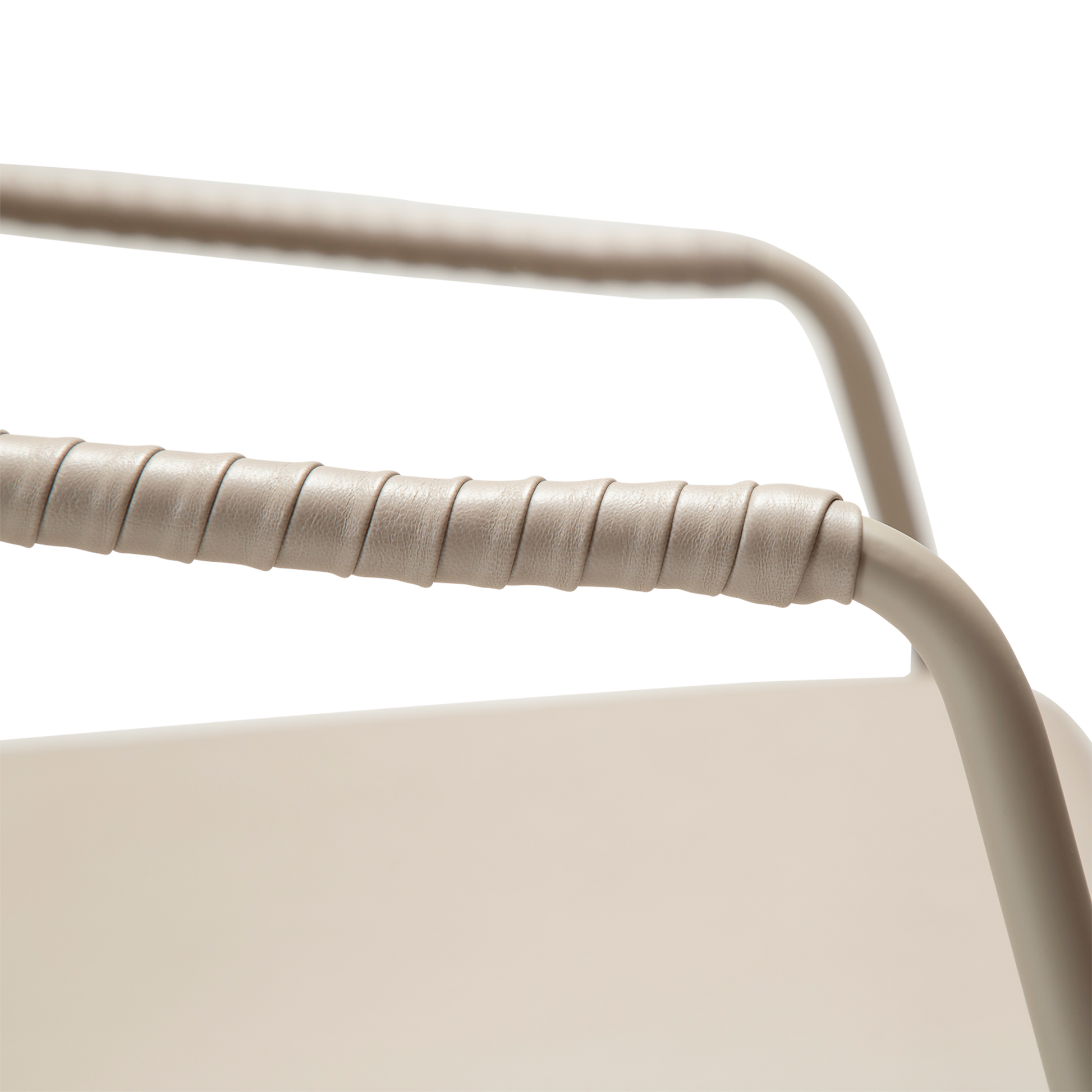 [var:Bezug=Kunstleder in Kaschmir mit Kaschmirbeinen] BOTO Sessel