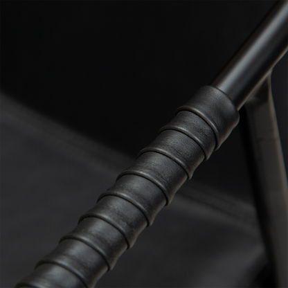 [var:Bezug=Vintage schwarzes Kunstleder mit schwarzen Beinen] BOTO Barhocker