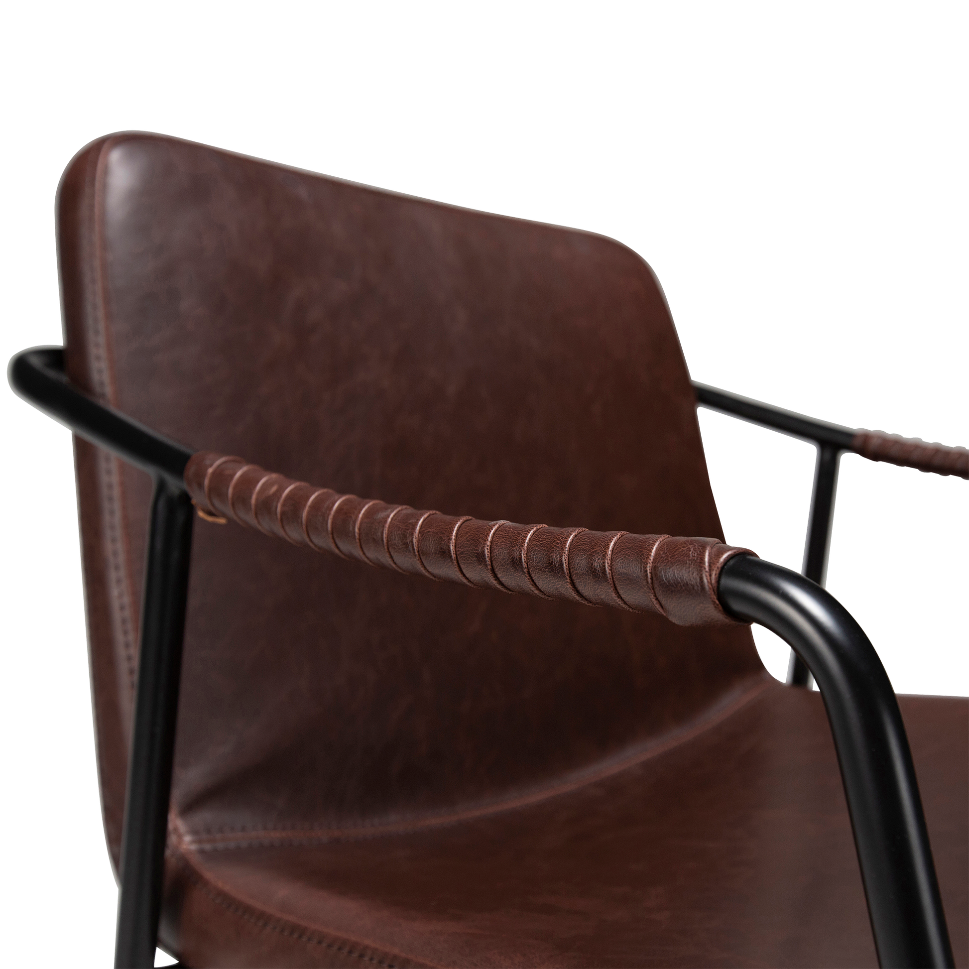 [var:Bezug=Vintage kakaofarbenes Kunstleder mit schwarzen Beinen] BOTO Sessel