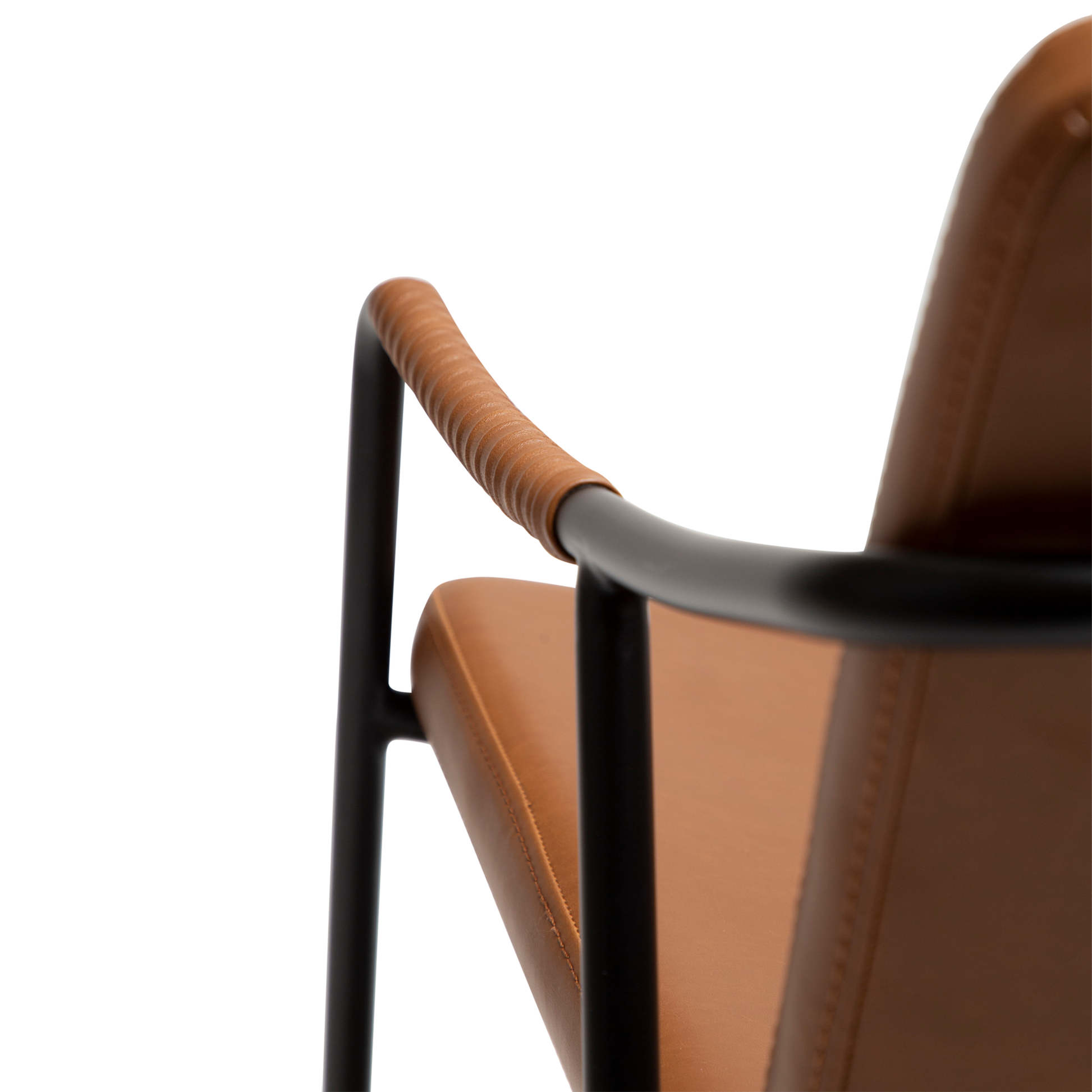 [var:Bezug=Vintage hellbraunes Kunstleder mit schwarzen Beinen] BOTO Loungesessel