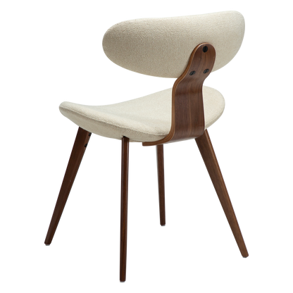 [var:Bezug=Frosted Almond Bouclé-Stoff mit Schimmer und Walnussbeinen] BUCKLE Stuhl