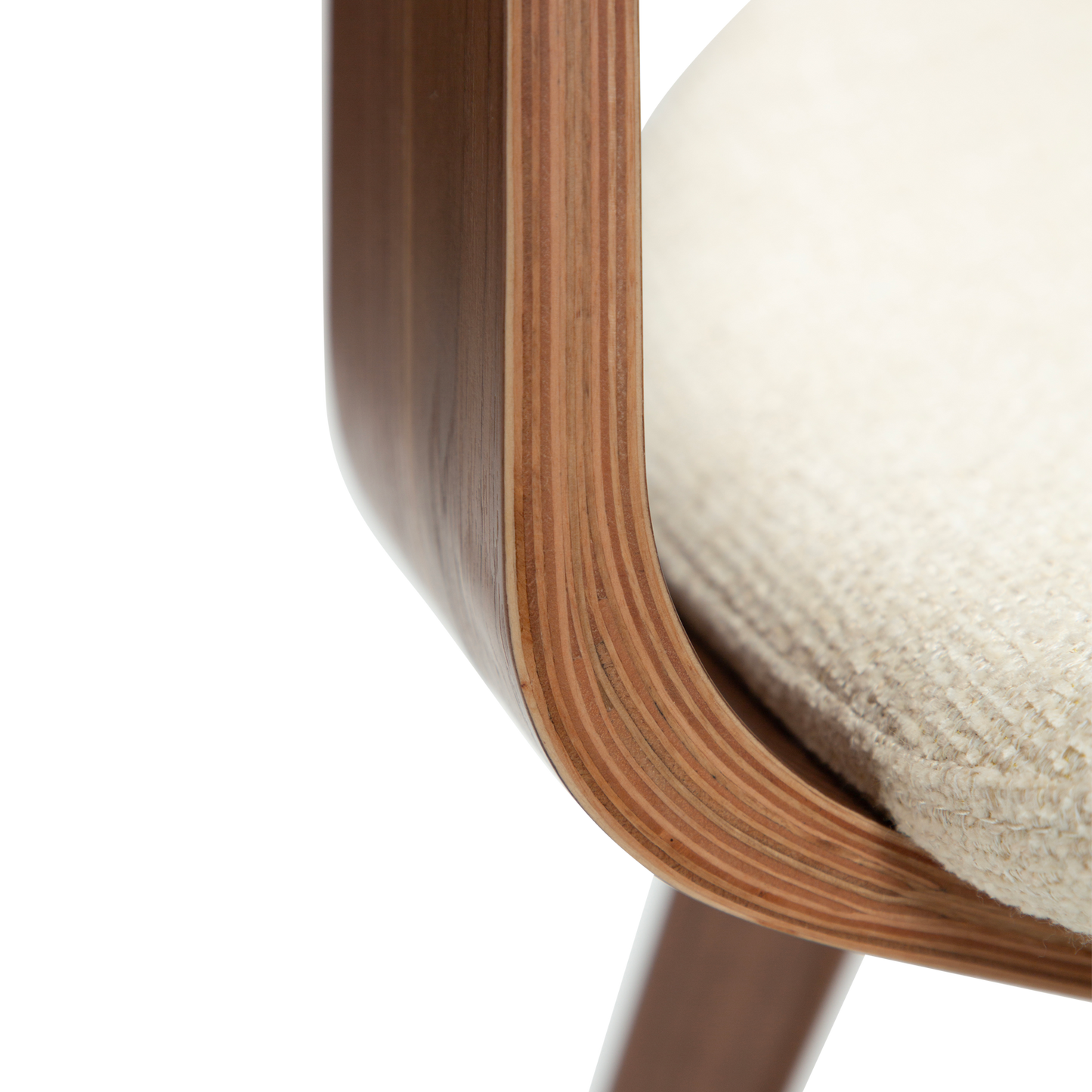 [var:Bezug=Frosted Almond Bouclé-Stoff mit Schimmer und Walnussbeinen] BUCKLE Stuhl