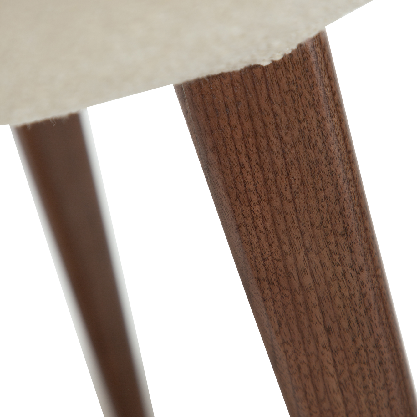 [var:Bezug=Frosted Almond Bouclé-Stoff mit Schimmer und Walnussbeinen] BUCKLE Stuhl