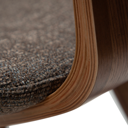 [var:Bezug=Majoranbrauner Bouclé-Stoff mit Walnussbeinen] BUCKLE Stuhl