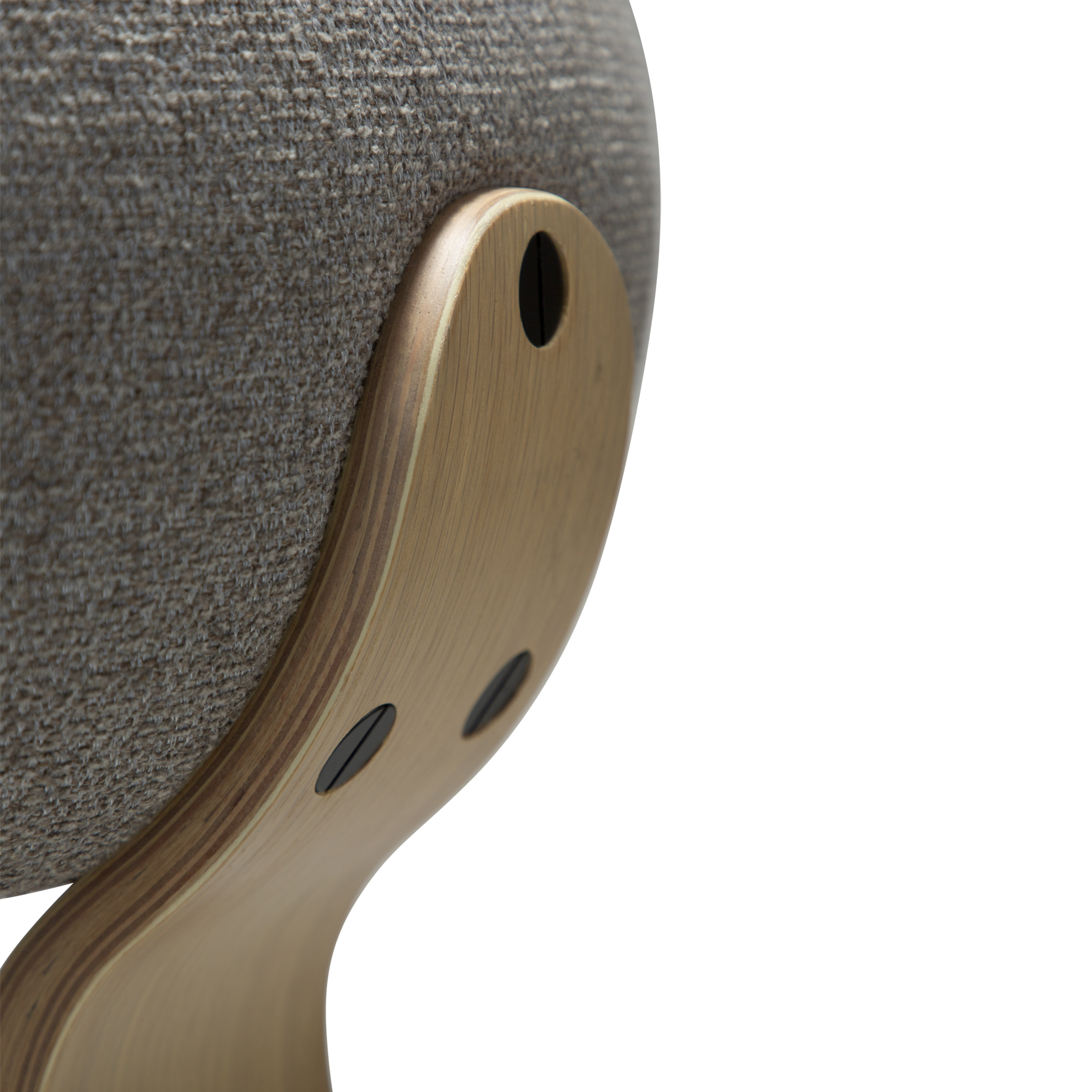 [var:Bezug=Kiesbrauner Bouclé-Stoff mit weißgewaschenen Eichenbeinen] BUCKLE Stuhl