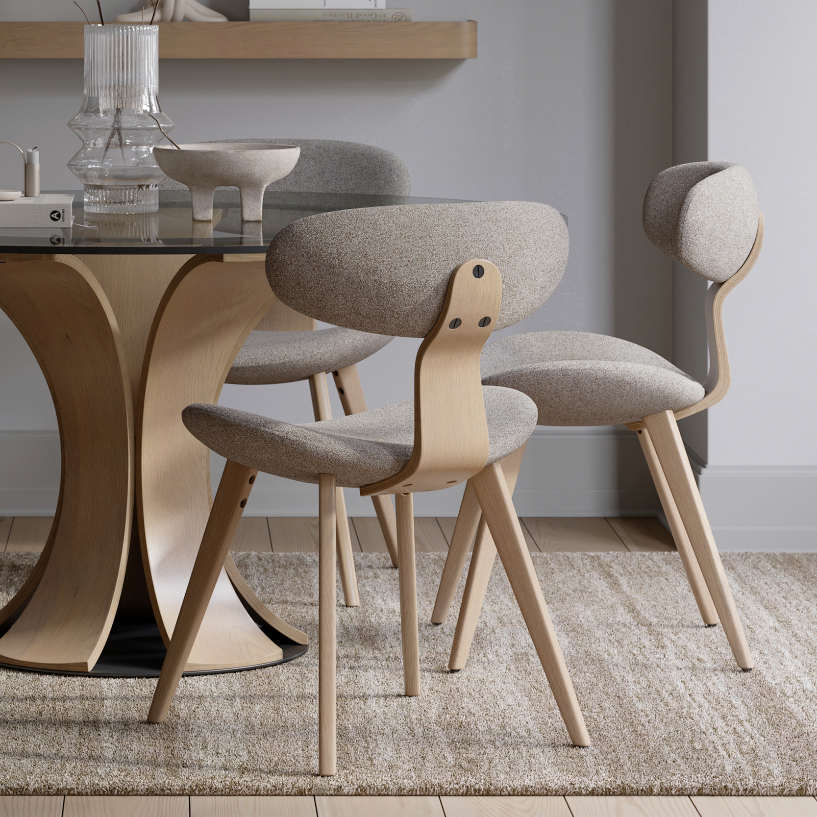 [var:Bezug=Kieselgrauer Bouclé-Stoff mit weißgewaschenen Eichenbeinen] BUCKLE Stuhl