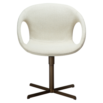 [var:Bezug=Knochenweißes Bouclé-Gewebe mit antikmessingfarbener Drehbasis] CARRY Stuhl