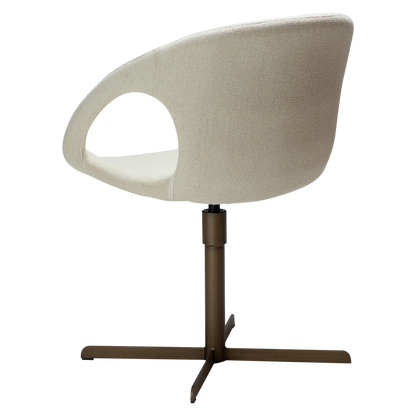 [var:Bezug=Knochenweißes Bouclé-Gewebe mit antikmessingfarbener Drehbasis] CARRY Stuhl