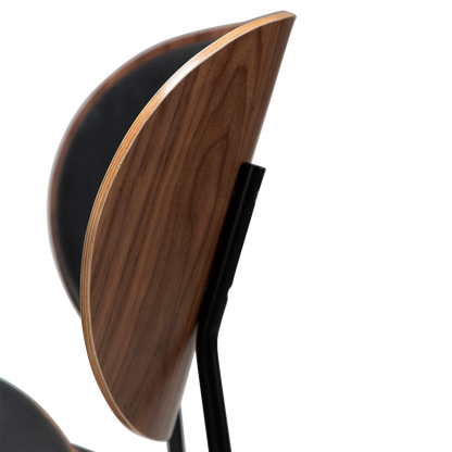 [var:Bezug=Raben-schwarzes Kunstleder und Nussbaum mit schwarzen Metallbeinen] CLEMENTINA Stuhl