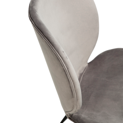 [var:Bezug=Alu Samt mit runden schwarzen Beinen] CLOUD Stuhl