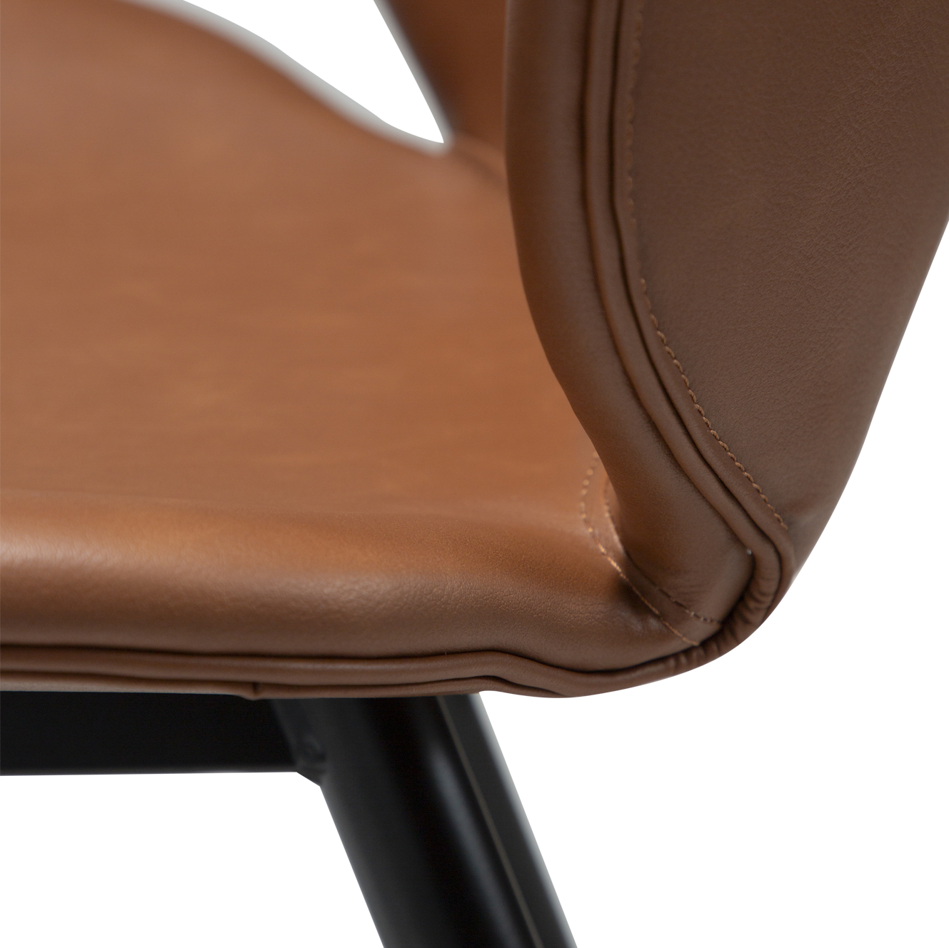 [var:Bezug=Kognak Kunstleder mit schwarzen Beinen] CLOUD Stuhl