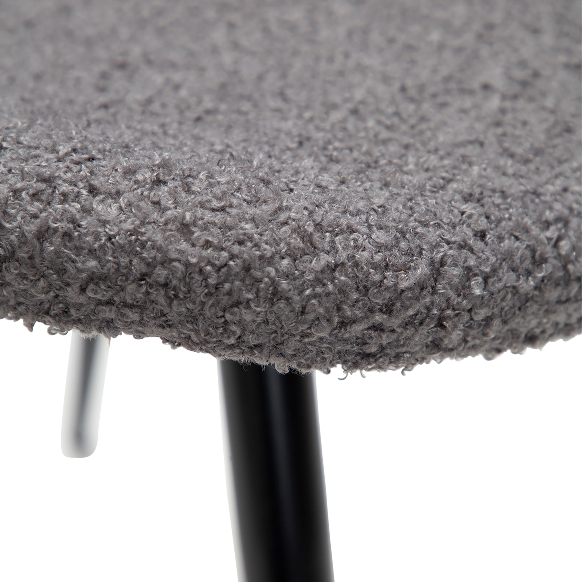 [var:Bezug=Stone RPES Bouclé-Stoff mit schwarzen Beinen] CLOUD Stuhl