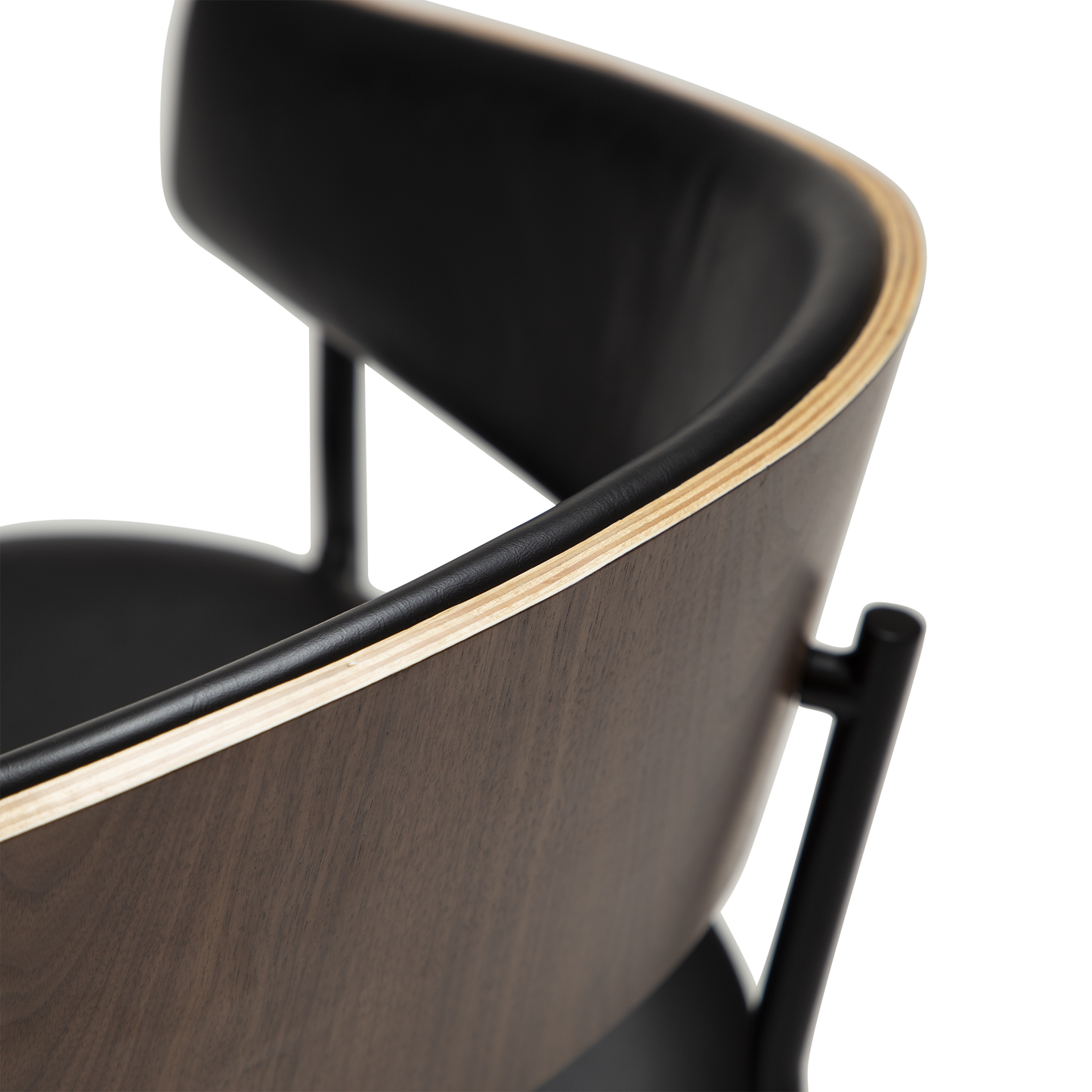 [var:Bezug=Vintage schwarzes Kunstleder und Nussbaumfurnier mit schwarzen Beinen] CRIB Sessel