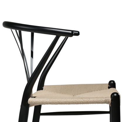 [var:Bezug=Schwarze Lackbeine mit Sitz aus natürlichem Papierkordel] DELTA Stuhl