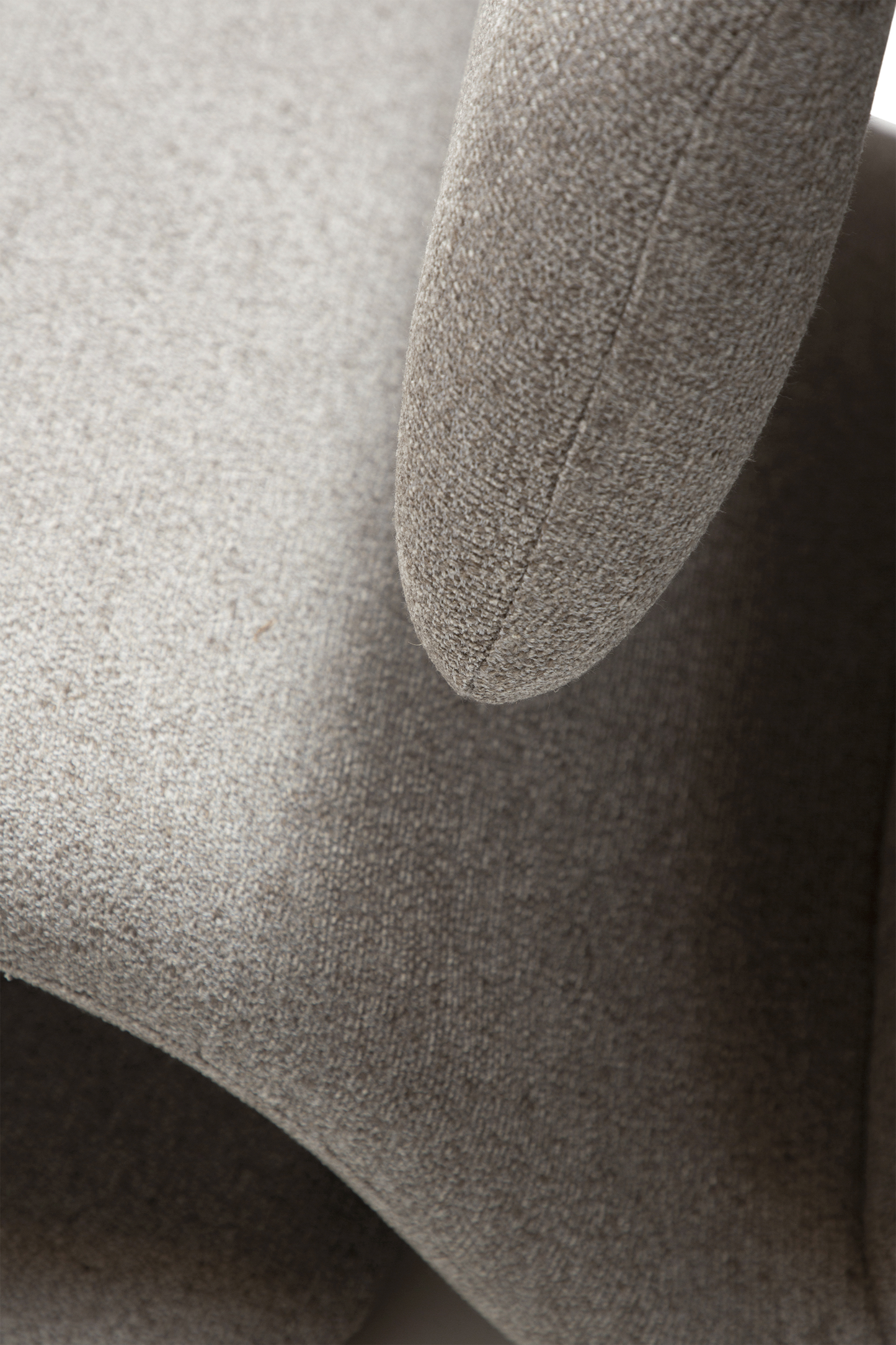 [var:Bezug=kiesel Erde Bouclé-Stoff] DUBNA Lounge-Stuhl