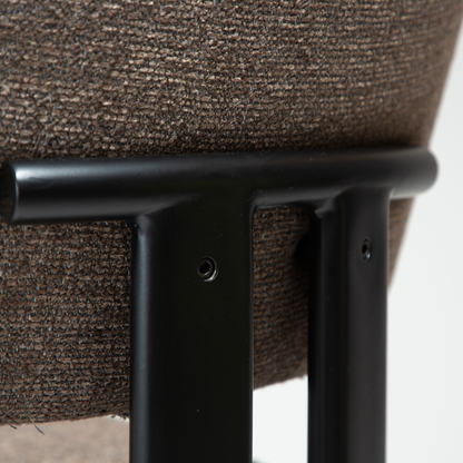 [var:Bezug=DUCT Stuhl, major brauner Bouclé mit schwarzen Beinen] DUCT Stuhl