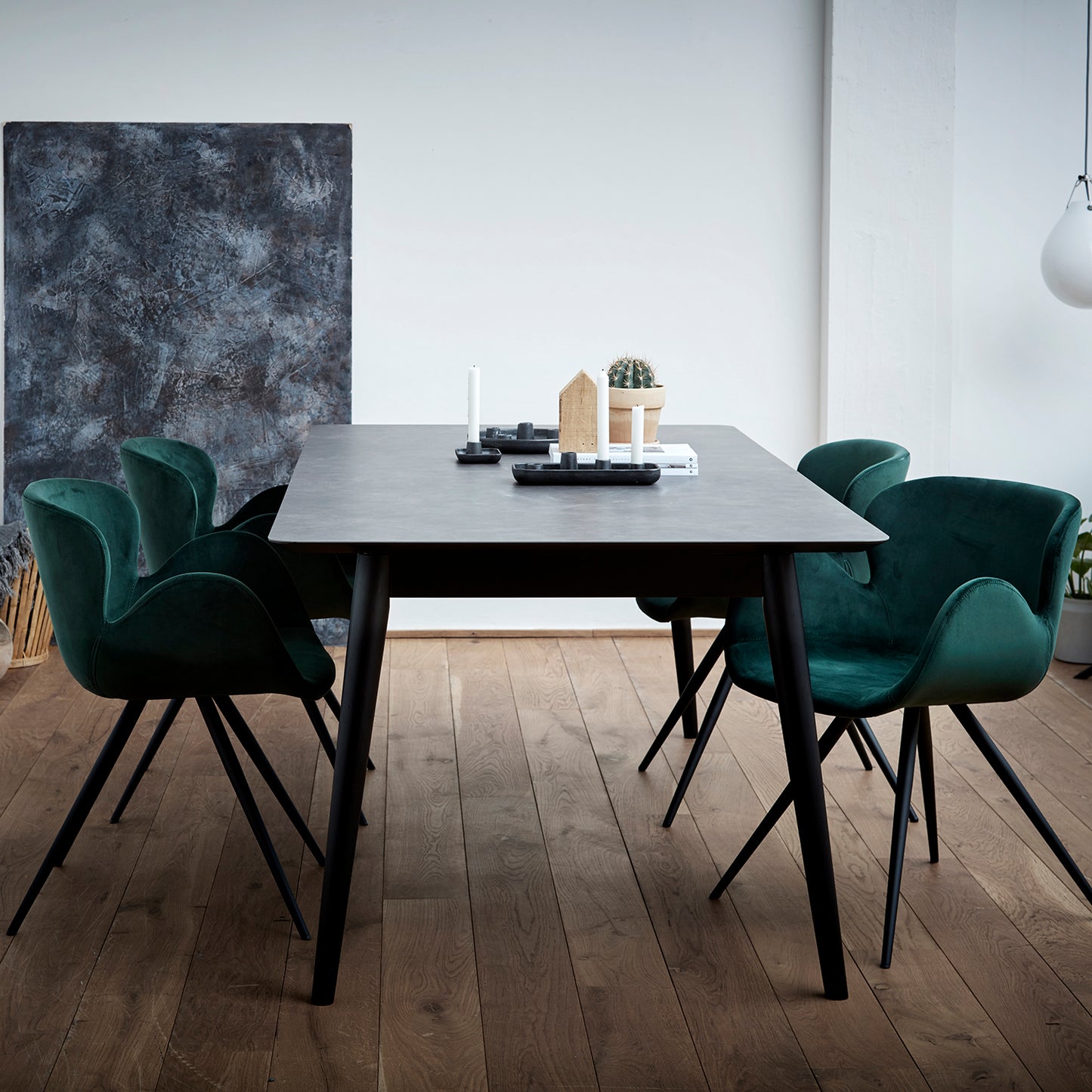 [var:Bezug=Meteoriten-schwarzer Samt mit schwarzen Beinen] GAIA Sessel