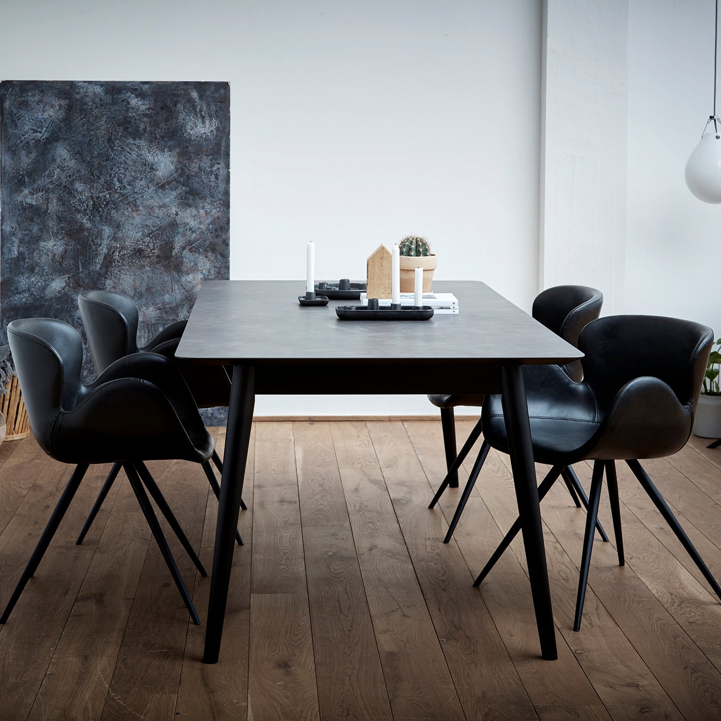 [var:Bezug=Vintage graues Kunstleder mit schwarzen Beinen] GAIA Sessel