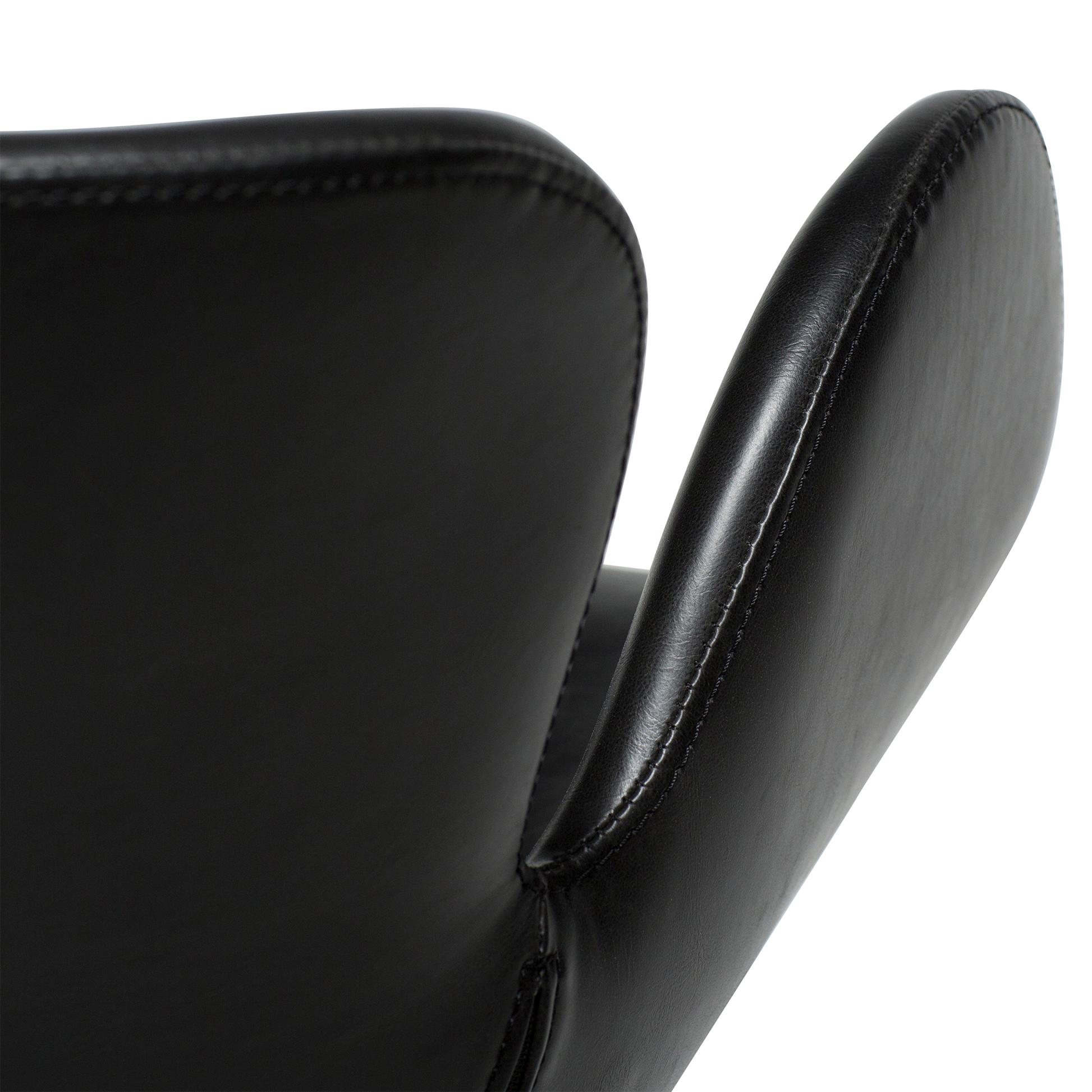 [var:Bezug=Vintage schwarzes Kunstleder mit schwarzen Beinen] GAIA Sessel