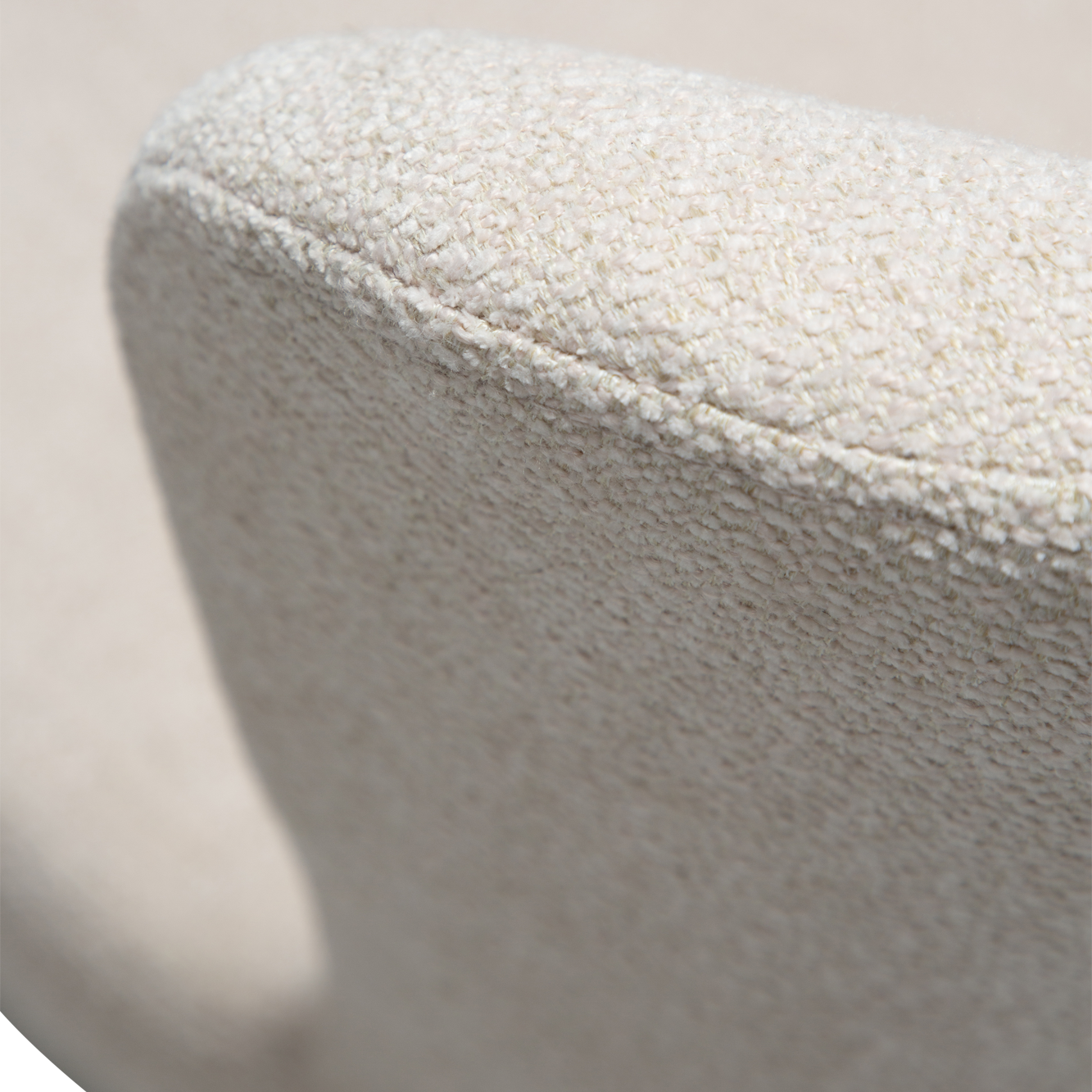 [var:Bezug=Creole Pink Bouclé-Stoff mit antiken Messingmetallbeinen] GLAM Stuhl