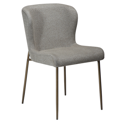 [var:Bezug=kiesel erdfarben Bouclé mit antikem Messingbeinen] GLAM Stuhl