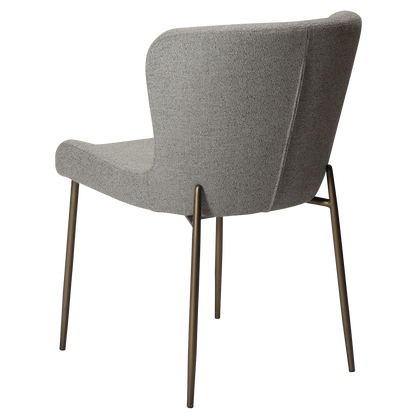 [var:Bezug=kiesel erdfarben Bouclé mit antikem Messingbeinen] GLAM Stuhl