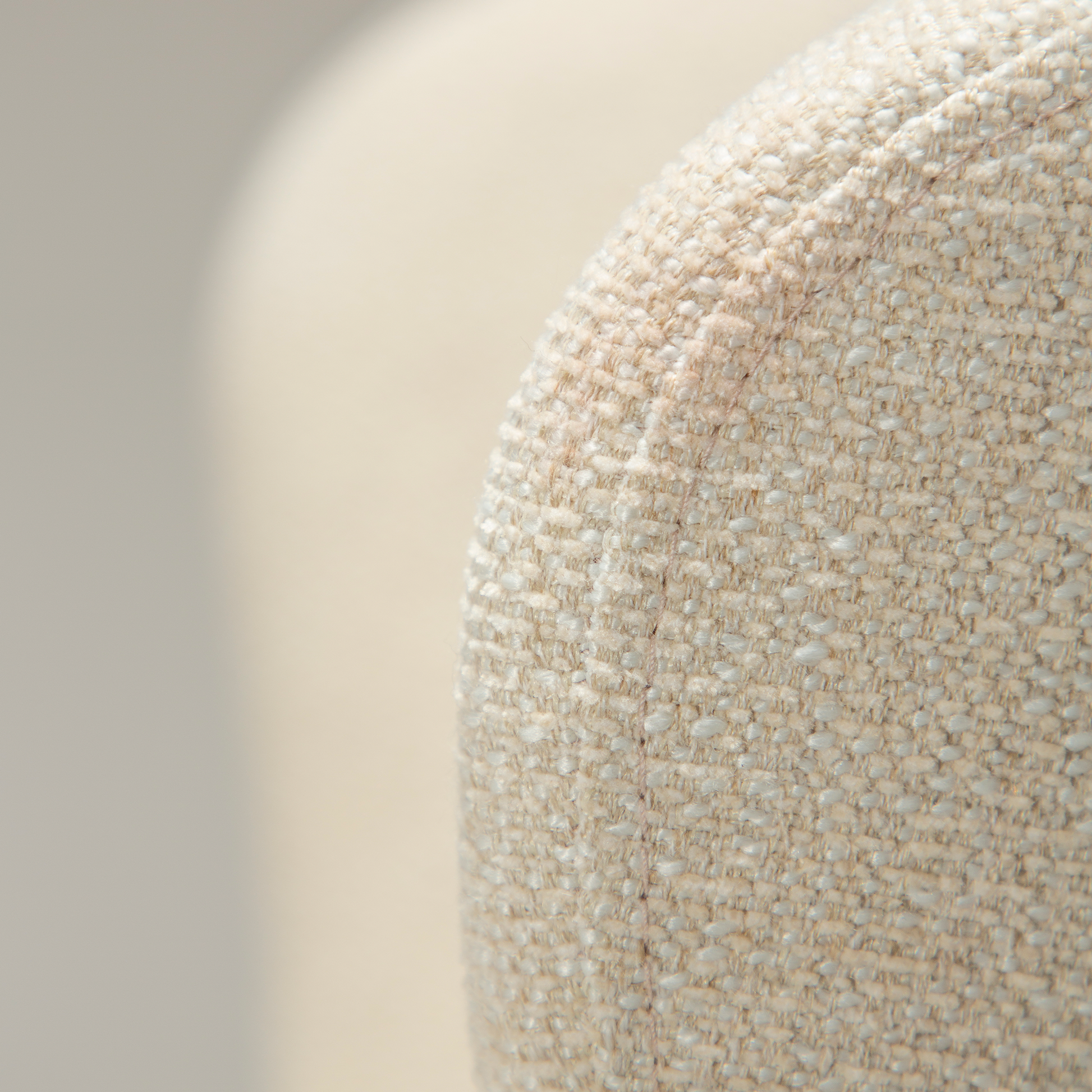 [var:Bezug=GLAM-Stuhl, einfaches beige Bouclé-Gewebe mit verchromten Schwenkbeinen] GLAM Drehstuhl