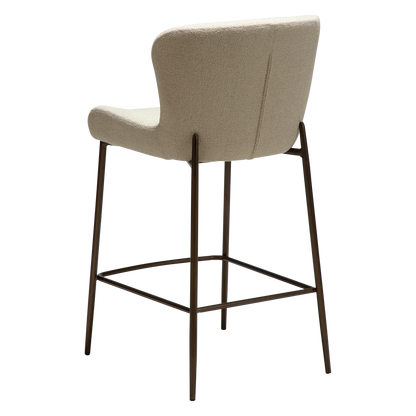 [var:Bezug=Frosted Almond Bouclé-Gewebe mit Schimmer & antiken Messingbeinen] GLAM Thekenhocker