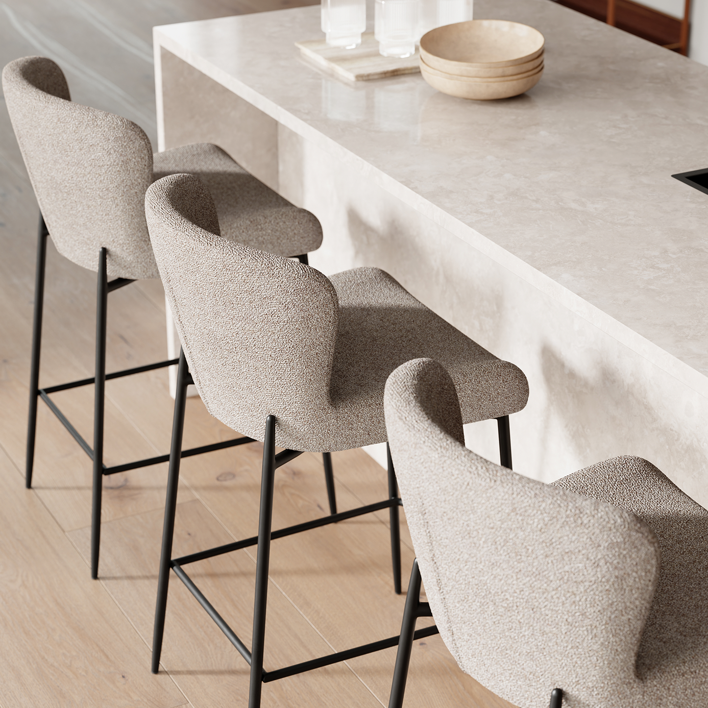 [var:Bezug=Kieselfarbener Bouclé-Stoff mit schwarzen Beinen] GLAM Thekenhocker