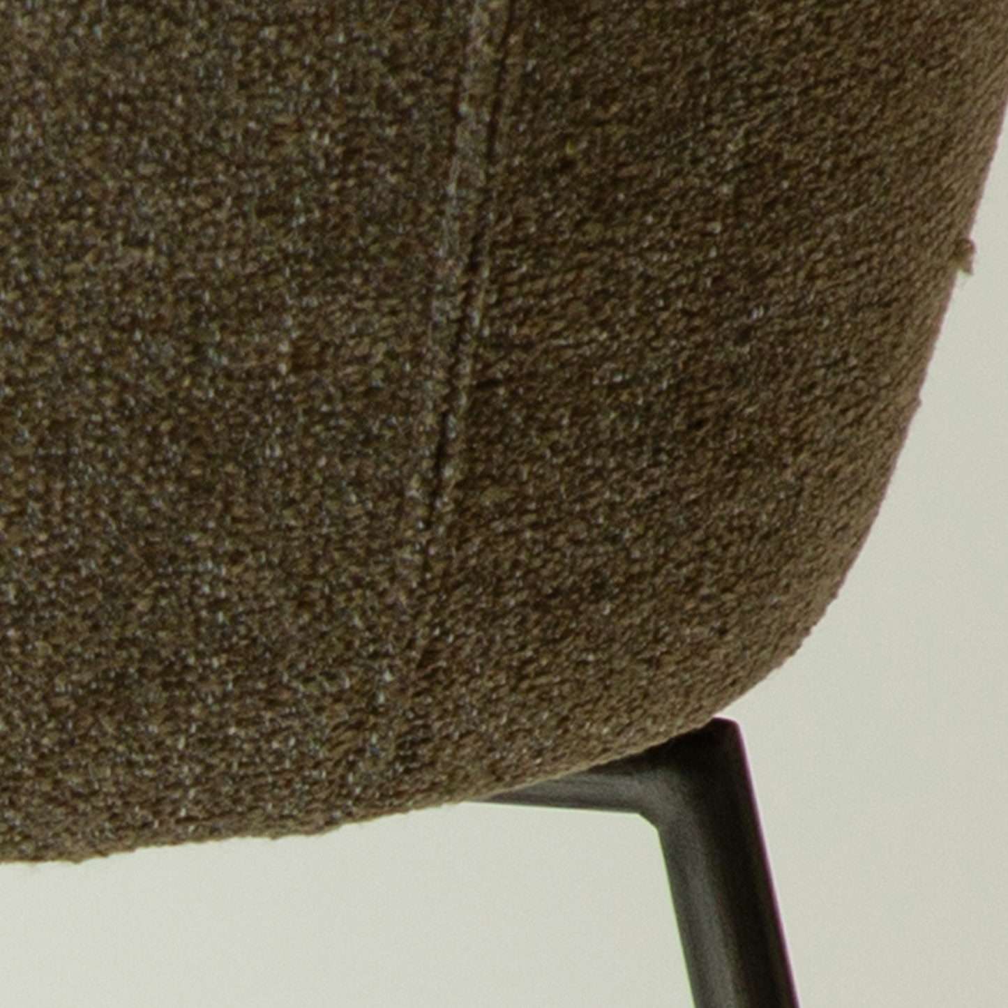 [var:Bezug=Dunkelolivfarbenes Bouclé-Gewebe mit antiken Zinnbeinen] GLAM Dreh-Thekenhocker