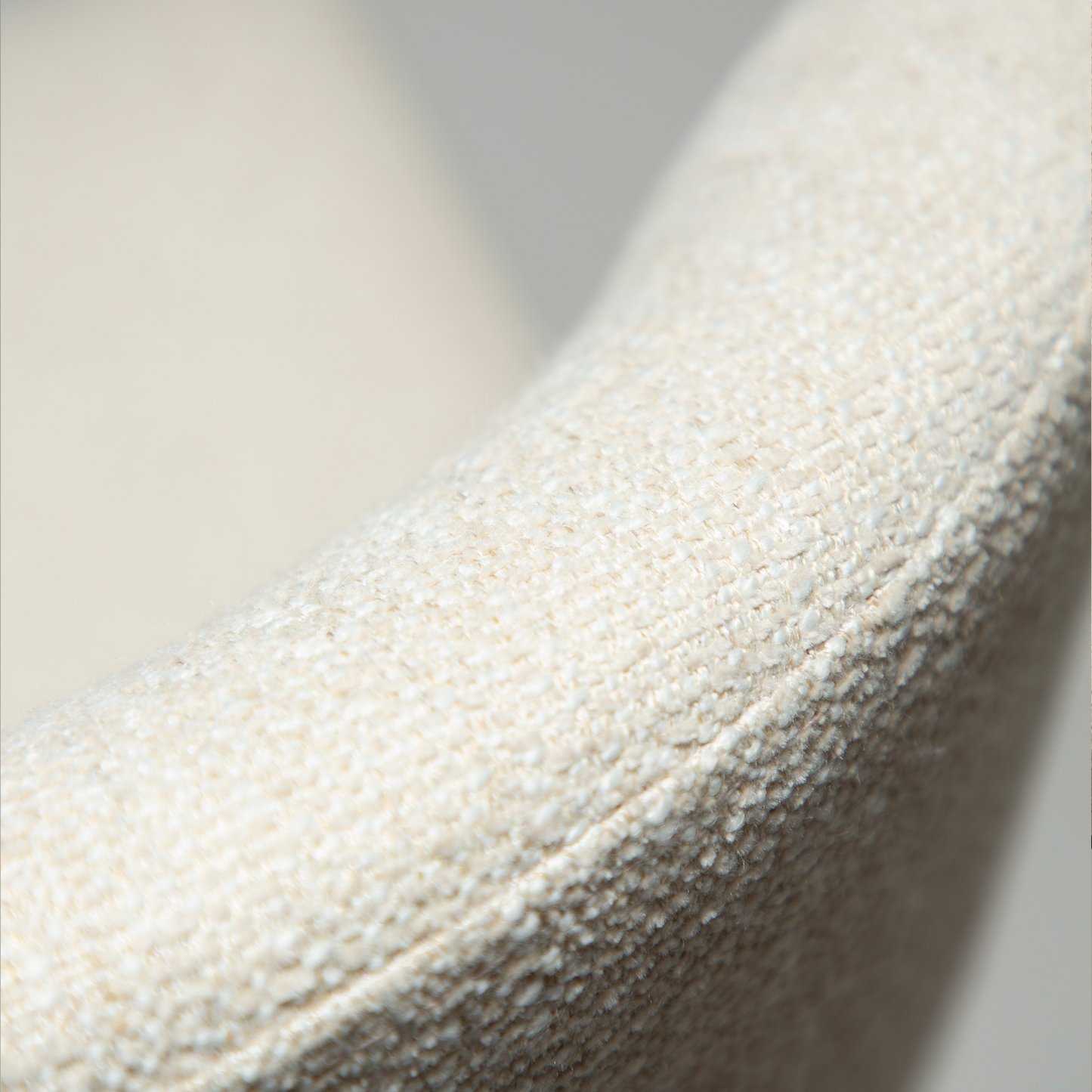 [var:Bezug=Einfacher beiger Bouclé-Stoff mit schwarzen Schwenkbeinen] GLAM Dreh-Thekenhocker