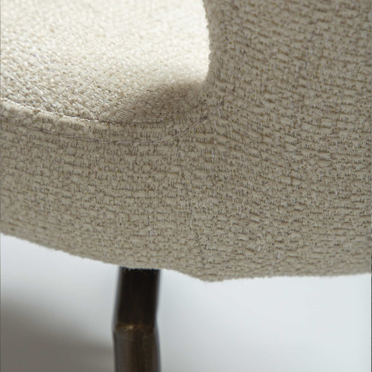 [var:Bezug=Frosted Almond Bouclé-Gewebe mit Schimmer und antiken Messing-Drehbeinen] GLORY Drehstuhl