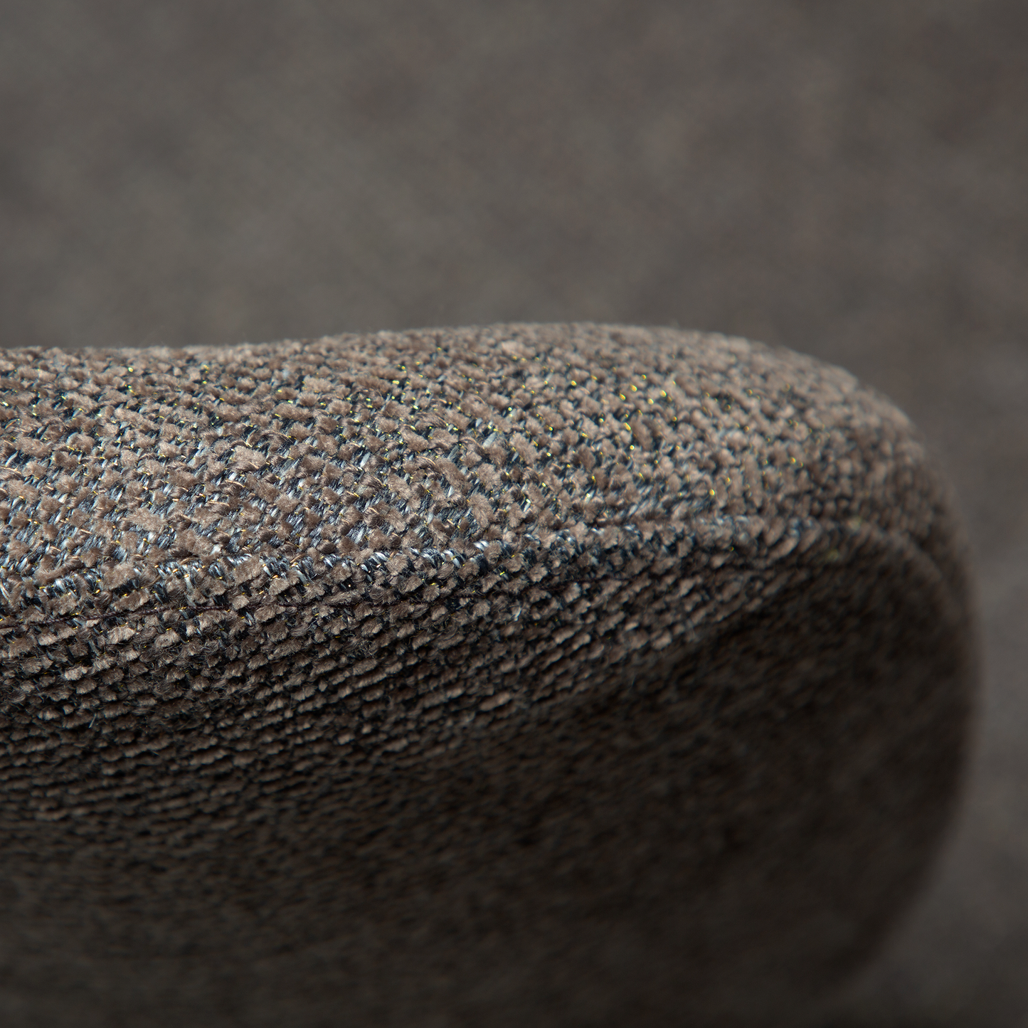 [var:Bezug=Hauptsächlich braunes Bouclé-Gewebe mit schwarzen Metallbeinen] GLORY Stuhl