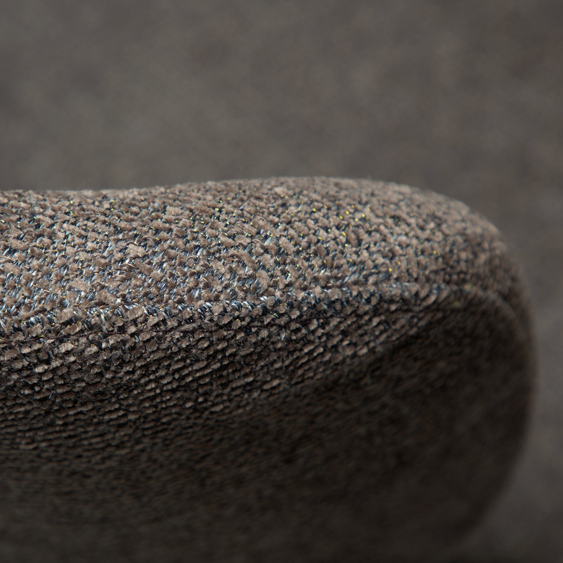 [var:Bezug=Hauptsächlich braunes Bouclé-Gewebe mit schwarzen Metallbeinen] GLORY Stuhl