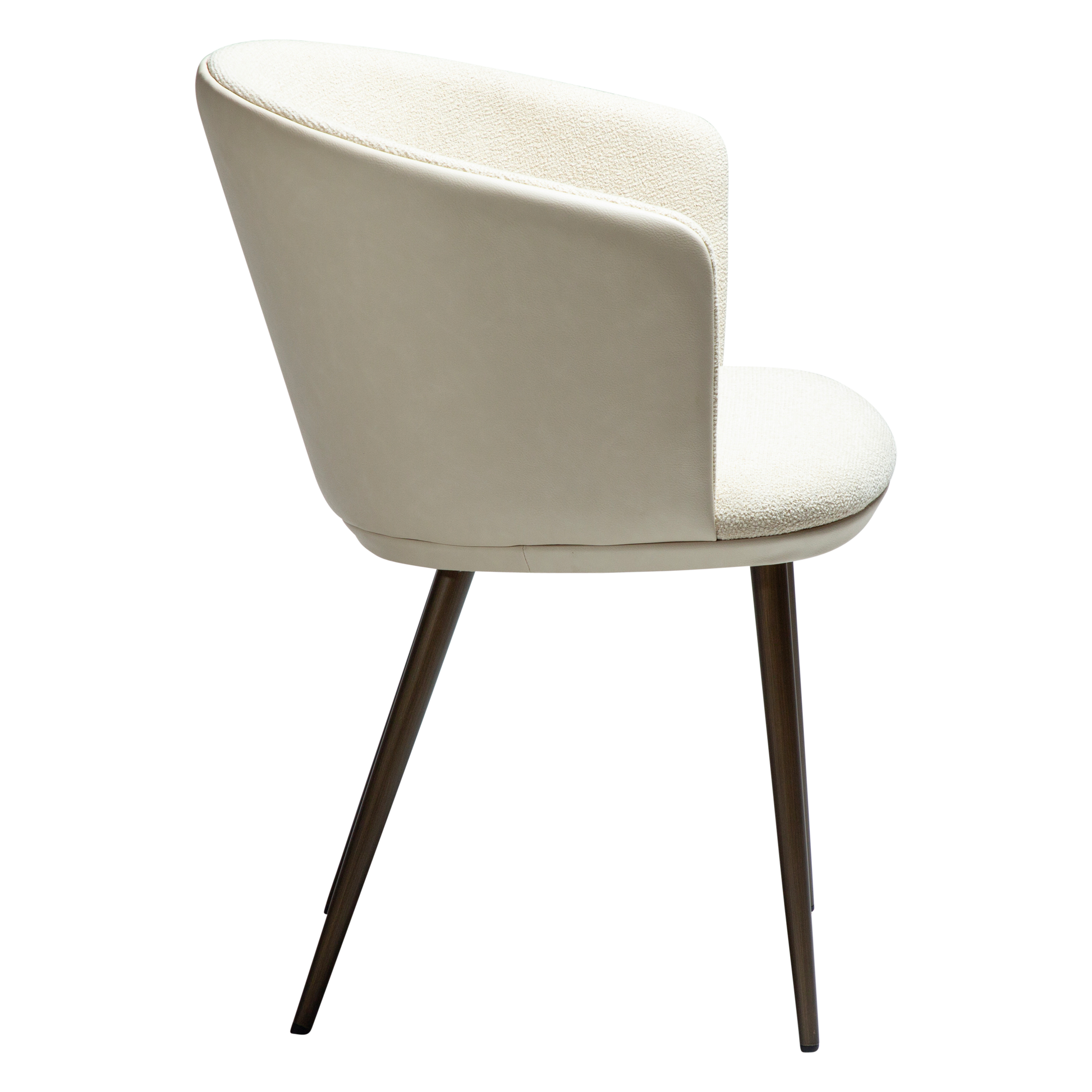 [var:Bezug=Frosted Almond Bouclé-Gewebe mit Schimmer und Kunstleder & antiken Messingmetallbeinen] HEY Sessel