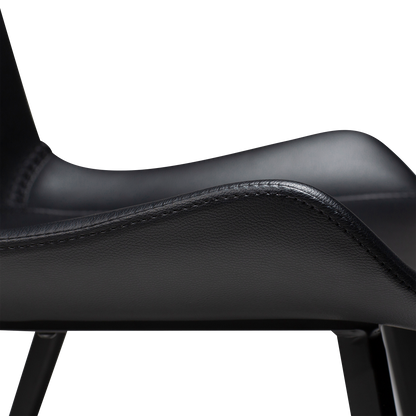 [var:Bezug=Schwarzes Kunstleder mit schwarzen Beinen] HYPE Stuhl