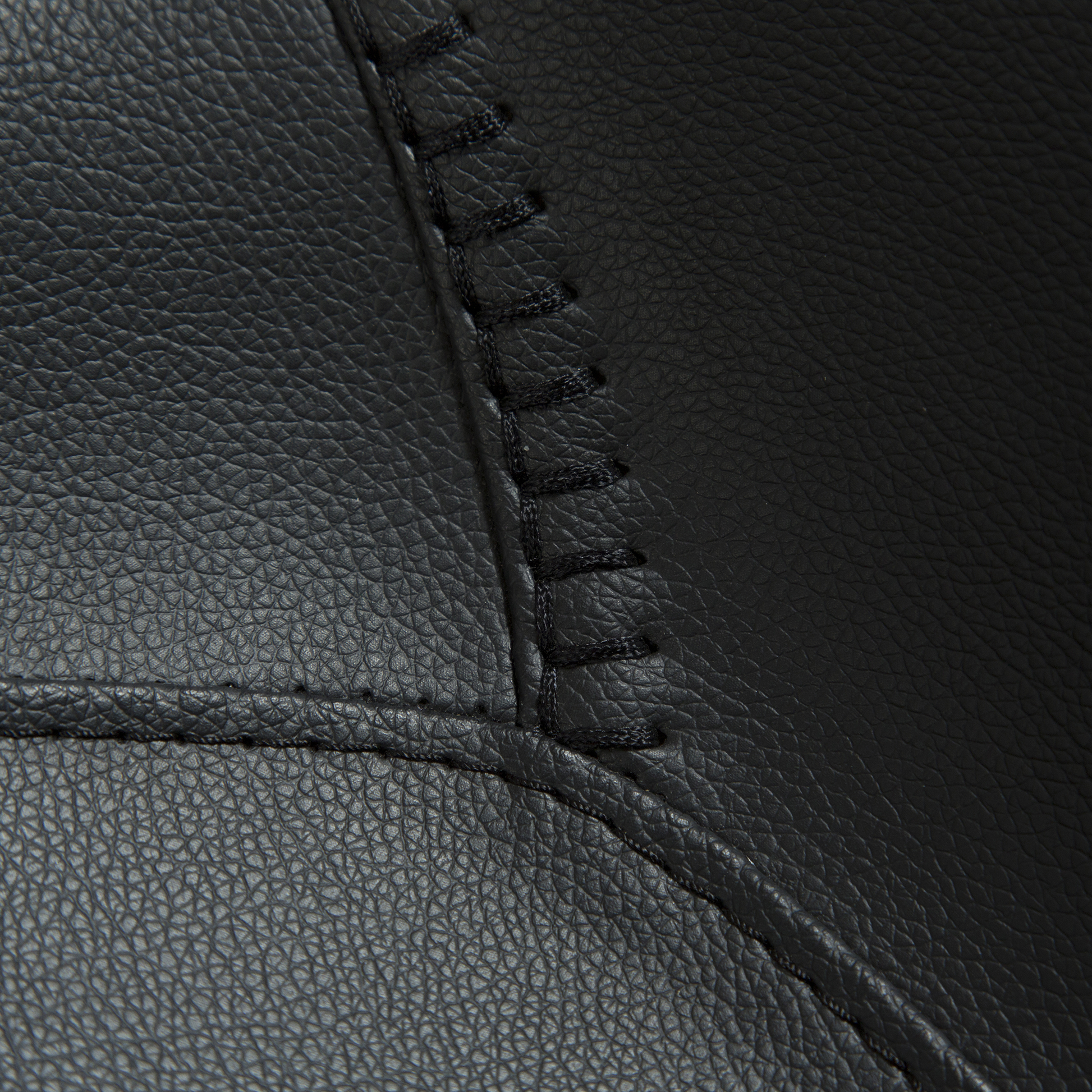 [var:Bezug=Schwarzes Kunstleder mit schwarzen Beinen] HYPE Stuhl