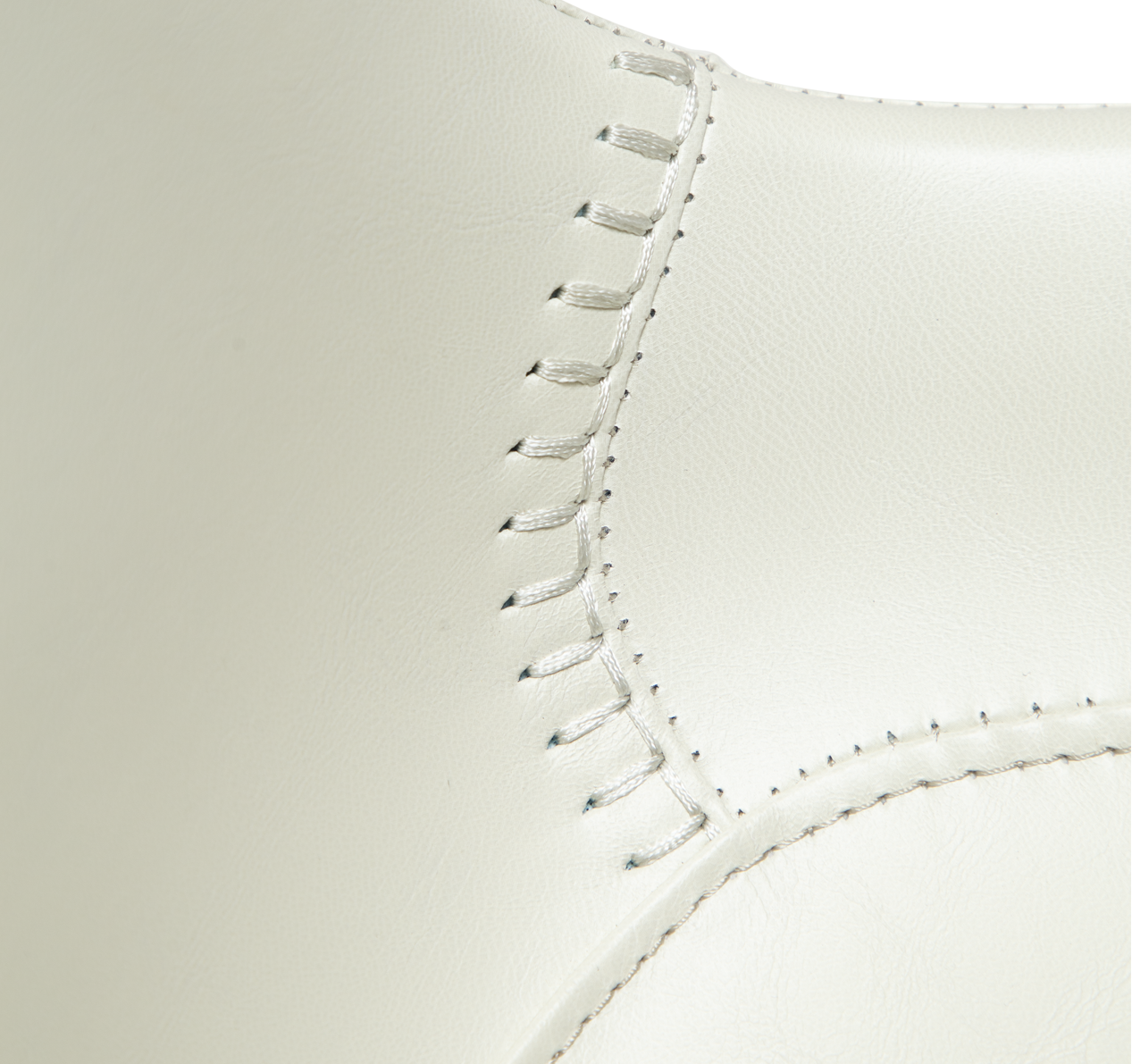 [var:Bezug=Knochenweißes Kunstleder mit schwarzen Beinen] HYPE Stuhl