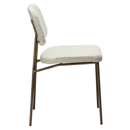 [var:Bezug=Knochenweißes Bouclé mit antiken Messingbeinen] MENTA Stuhl