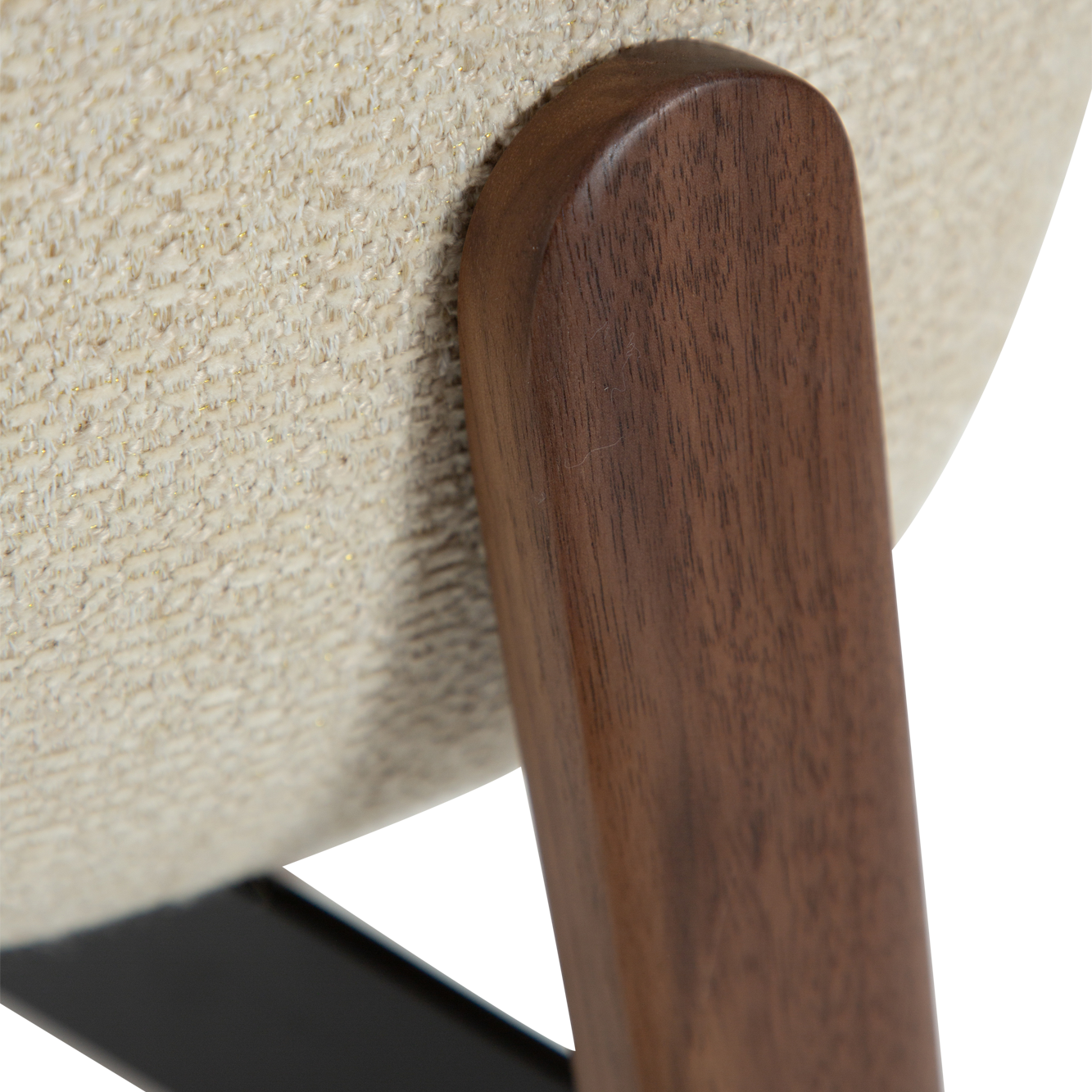 [var:Bezug=Frosted Mandel Bouclé-Stoff mit Schimmer und Walnussbeinen] PARAGON Stuhl