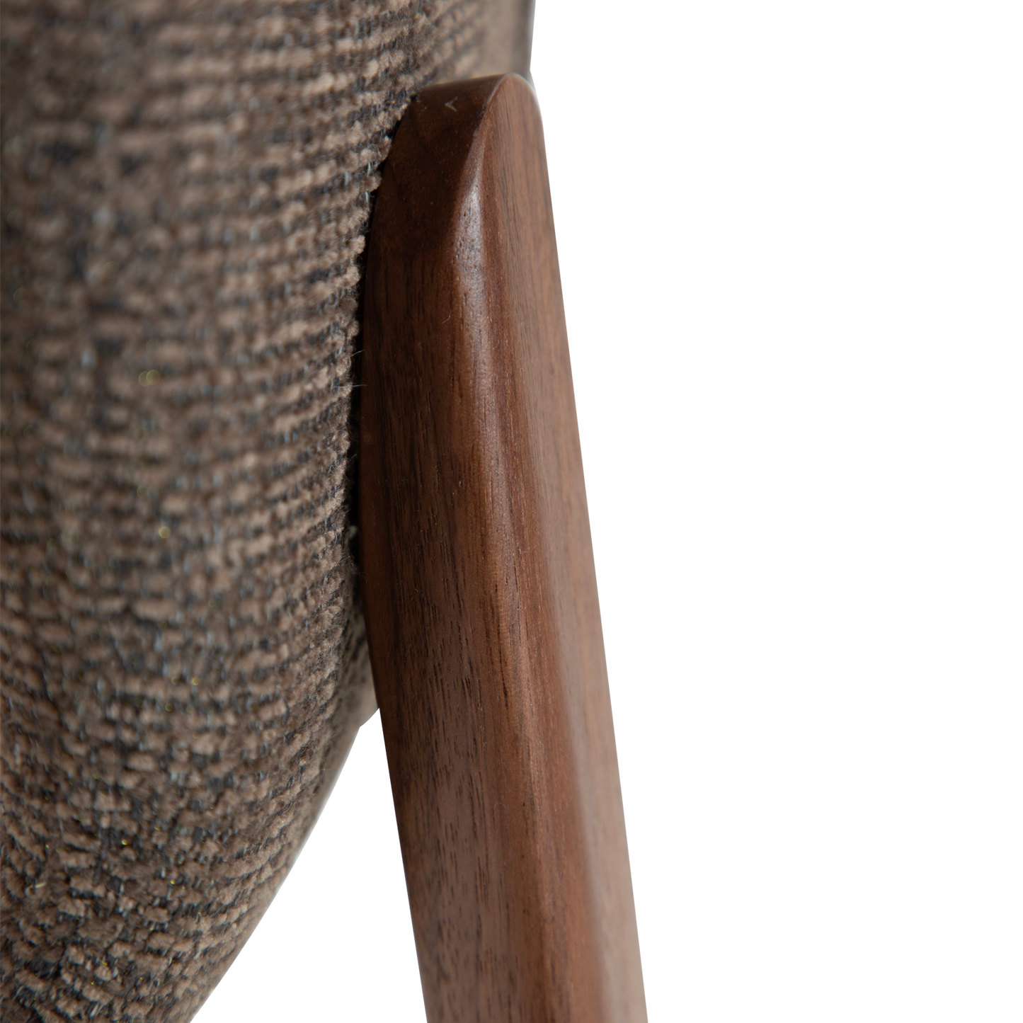 [var:Bezug=Majoranbrauner Bouclé-Stoff mit Walnussbeinen] PARAGON Stuhl