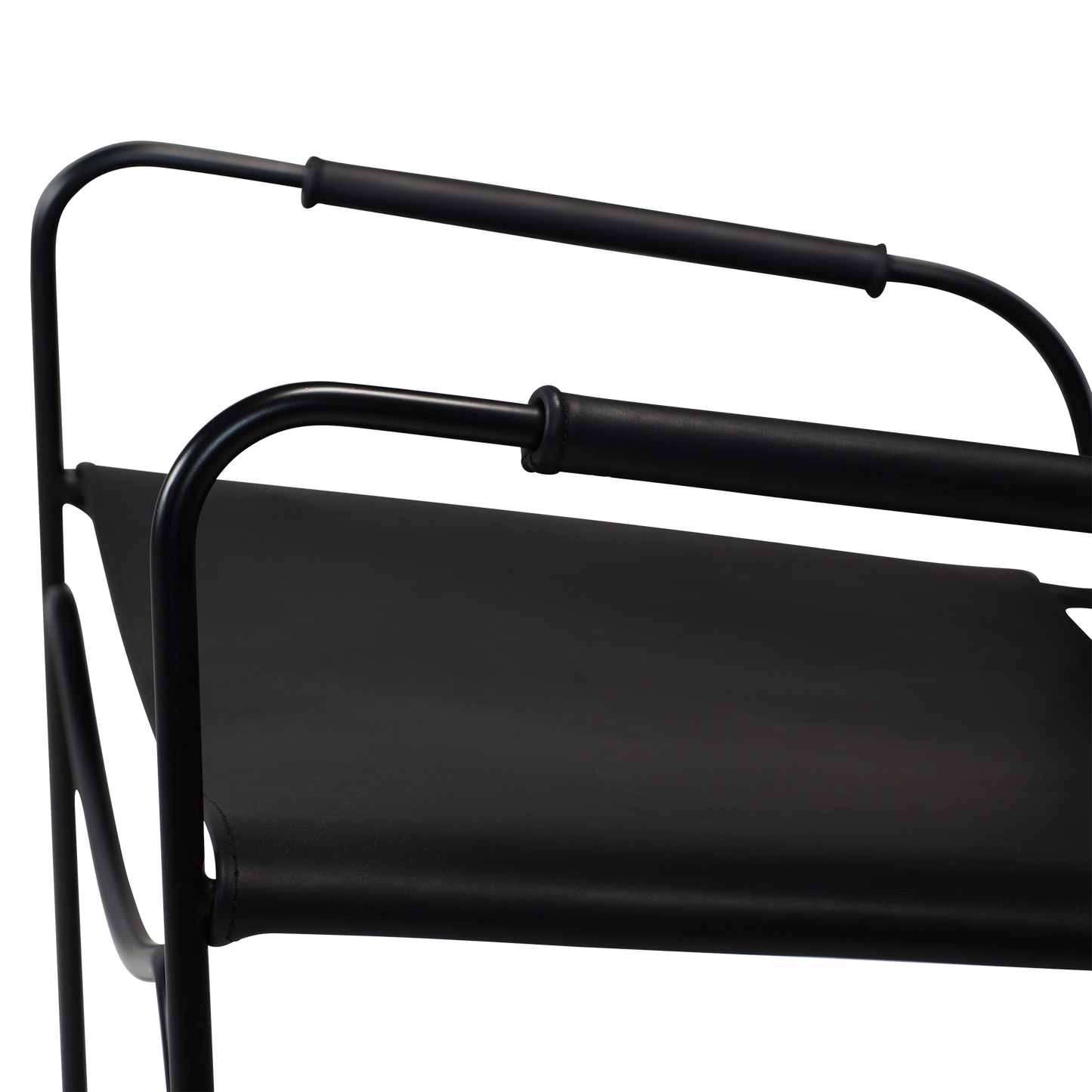 [var:Bezug=Schwarzes Leder mit schwarzen Beinen] PAZ Lounge-Sessel