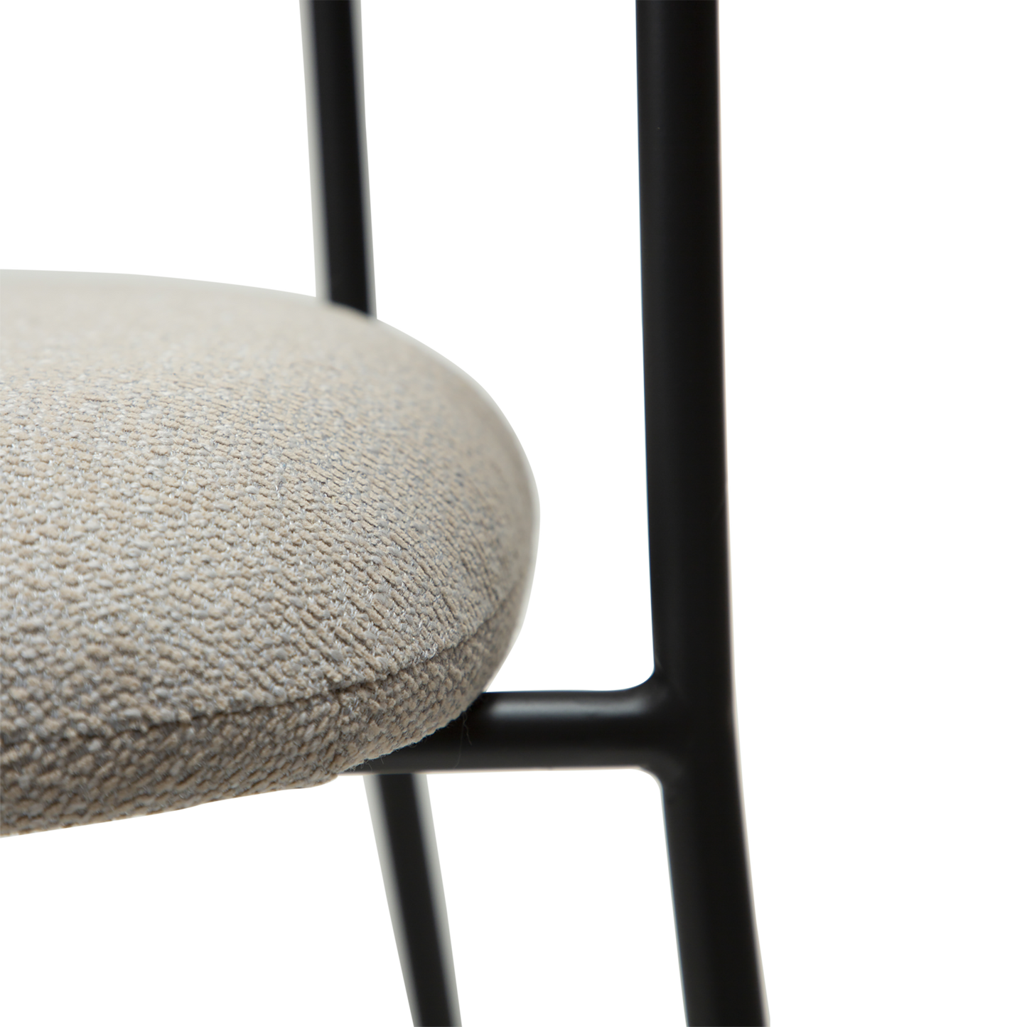 [var:Bezug=Kaschmir Bouclé-Gewebe mit schwarzen Beinen] PLENTI Sessel