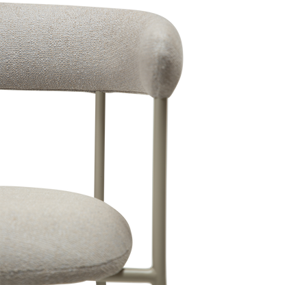 [var:Bezug=Kaschmir Bouclé-Stoff mit Kaschmir-Beinen] PLENTI Sessel