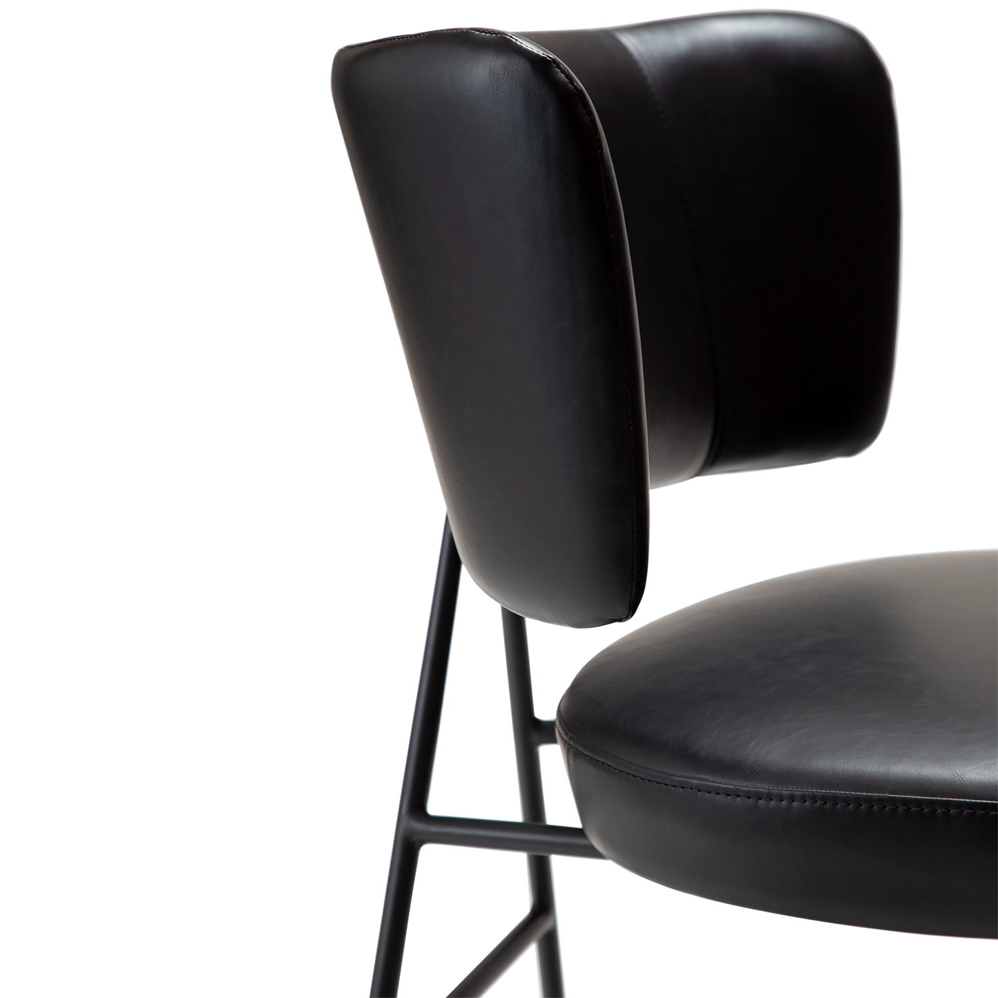 [var:Bezug=Vintage schwarzes Kunstleder mit schwarzen Beinen] ROOST Stuhl